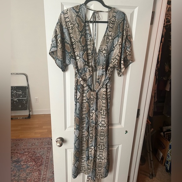 Buddy Love Jumpsuit - Picture 2 of 3